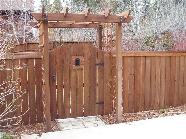 Arched-Gate-n-Trellis 